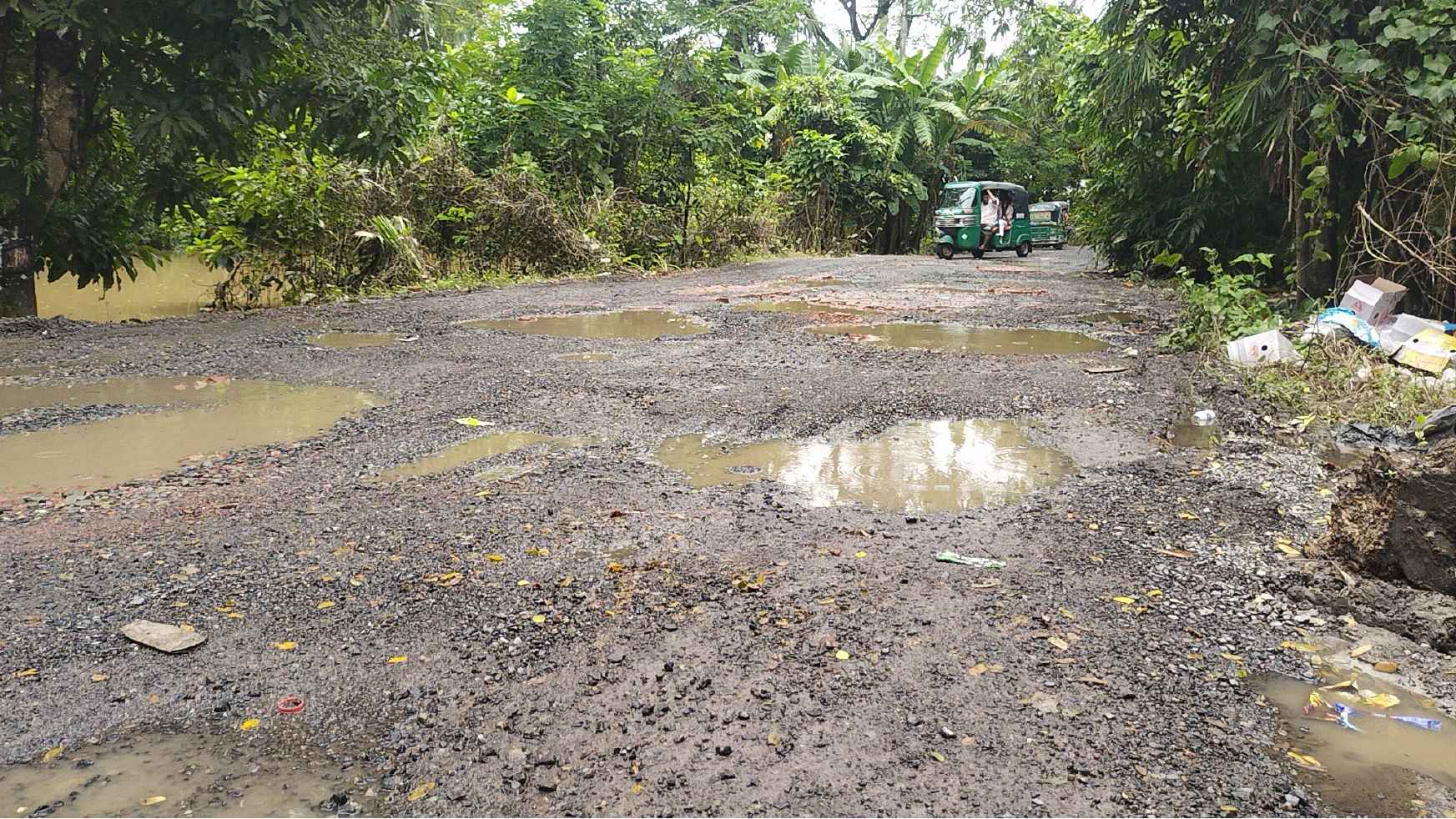 মিরসরাইয়ে কমছে পানি, আশ্রয় কেন্দ্র ছাড়ছে মানুষ